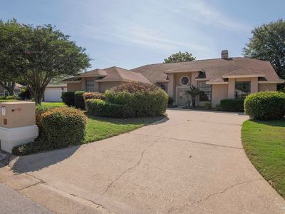 5130 Yesteroaks Cir