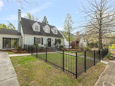 1811 W Friendly Ave