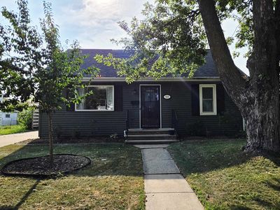 919 N Sharon St