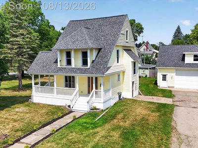 403 E Ellen St
