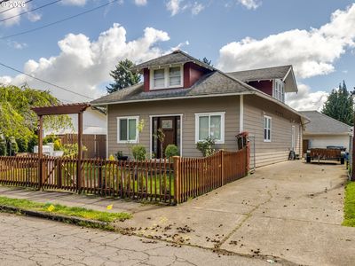 Property at 320 Gatch St, Woodburn, OR