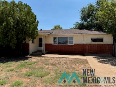 801 W Yucca Ave