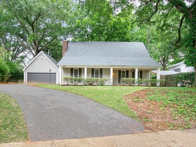 6883 Kelmscott Dr