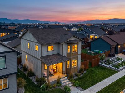 2445 Half Hitch Dr