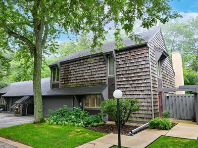 156 Lakefield COURT