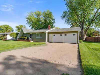 Property at 847 Eastgate Dr, Vermillion, SD