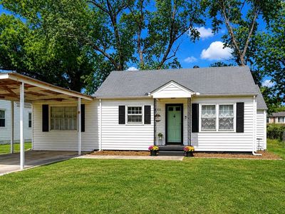 4911 Carolyn Ln