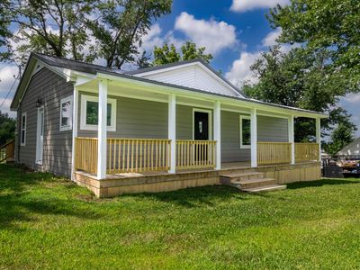 1107 W Main St