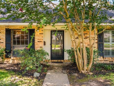 511 Sweetbriar Dr