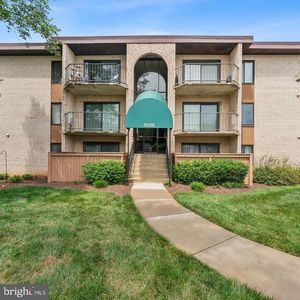 6998 Hanover Pkwy #4