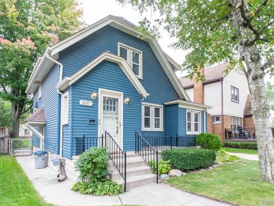 1037 Longfellow Ave