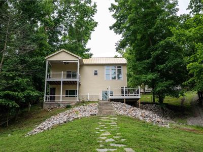 1415 Lakeshore Dr S