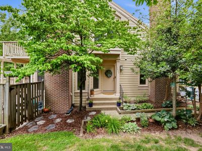 1025 Boros Ct