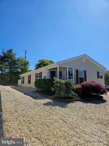 48 Fort Lee Dr