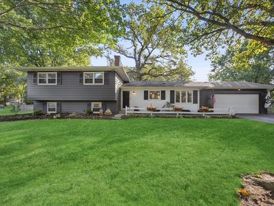 8S263 College Rd