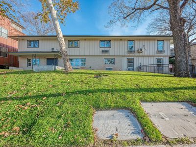 306 E 30th St APT 202