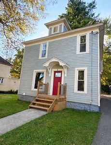 1 Woodside Ave