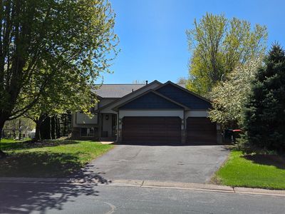 680 Lois Ln