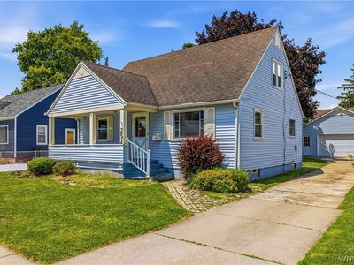 252 Edward St
