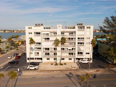 403 Gulf Way APT 304