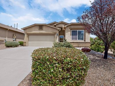 3924 Desert Pinon Dr NE