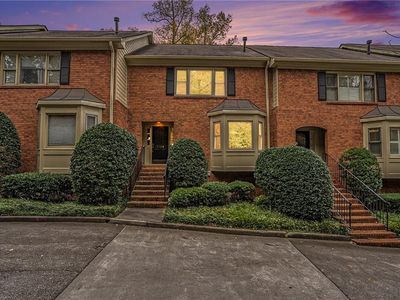 1379 Sheffield Glen Way NE