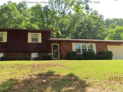 Property at 611 Fitzhugh St, Ravenswood, WV