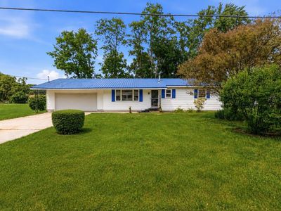 Property at 18441 Wee Acres Dr, Bristol, IN