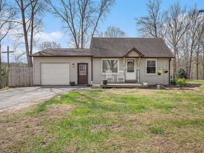 2004 E Deckerville Rd