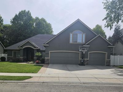 2750 S Bear Claw Way