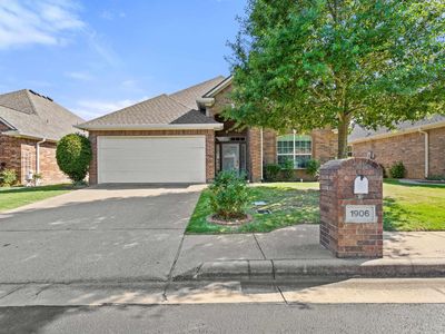 1906 Hollyglen Dr