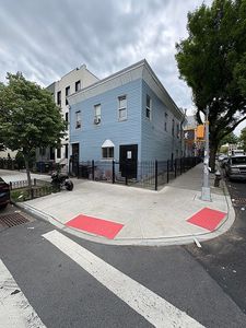 142 Sumpter St #9