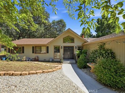18670 Maple Leaf Ct
