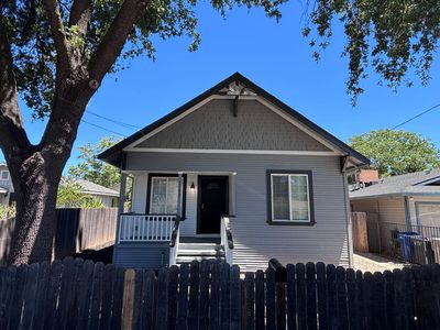 3123 Santa Cruz Way