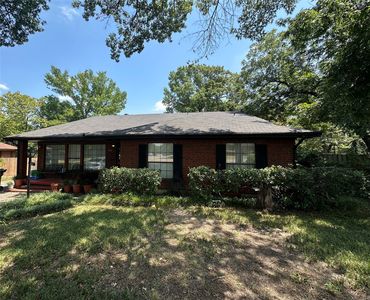 Property at 831 Glen Arbor Dr, Dallas, TX