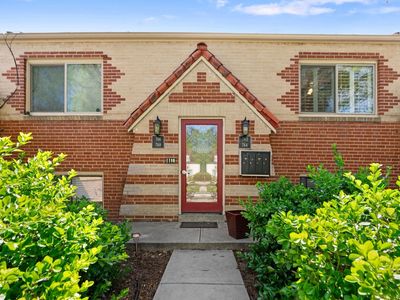 762 Dexter St