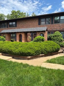 7903 Royal Arms Ct