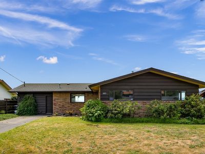 3923 Cliffside Drive