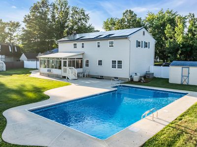135 Coachman Drive N