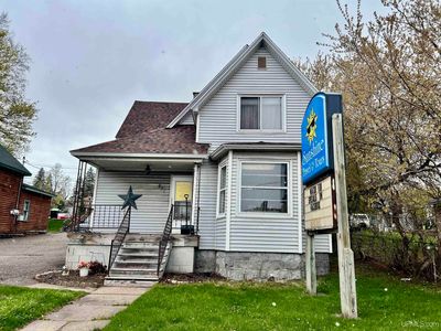 831 S Stephenson Ave