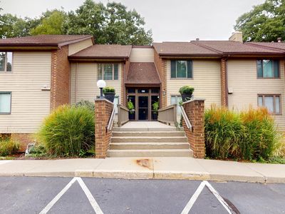 201 Bluffs Cir APT E