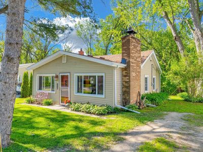 7526 Elmwood Rd