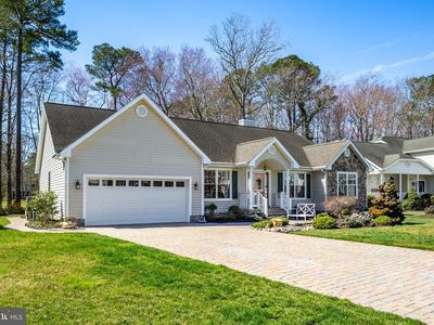 6 Greens Ct