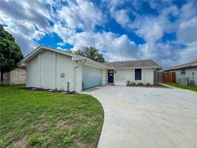 8113 Douglas Dr