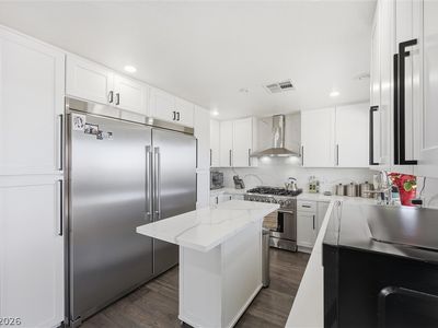 3944 Marble Mountain St