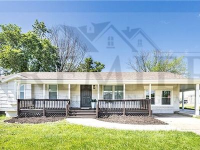 16312 E Independence Ave