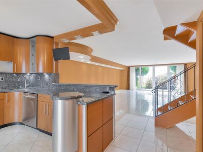 812 NE 26th Ave