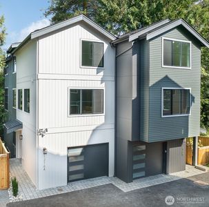 1216 A NE 103rd
