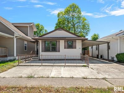 804 N North Grand Ave W