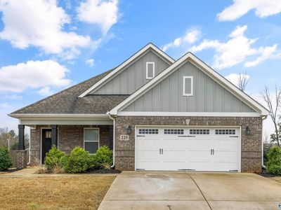 225 Dustin Ln NW